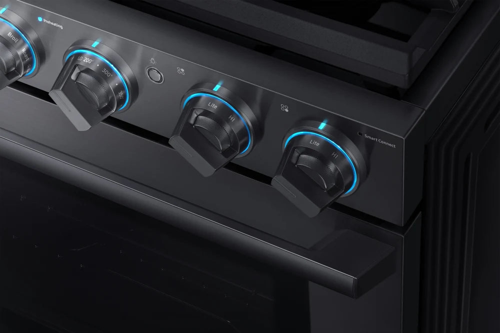 Samsung 5.8 cu. ft. 30" Gas Chef Collection Pro Range NX58M9960PM/AA Brand New - Open Box
